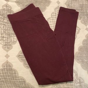 New maroon aerie leggings : chill play move